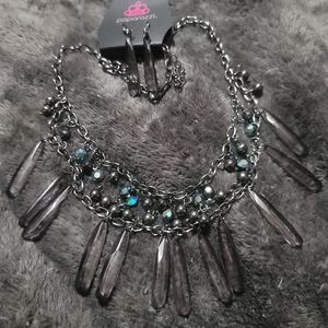 Beautiful necklace and earing set